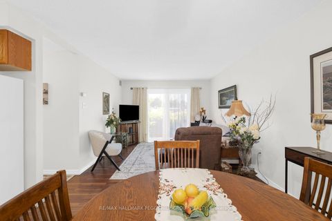 Photo 2 at 211 - 10B Coulter Street, Sunnidale, Barrie