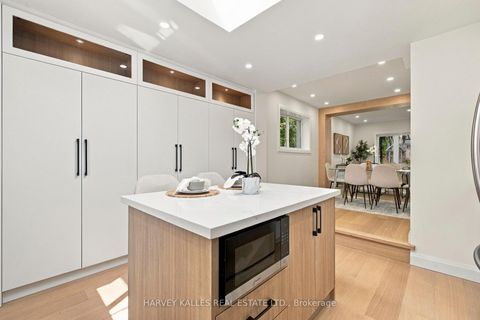 Photo 13 at 547 Melrose Avenue, Nortown, Toronto