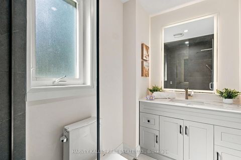 Photo 24 at 547 Melrose Avenue, Nortown, Toronto