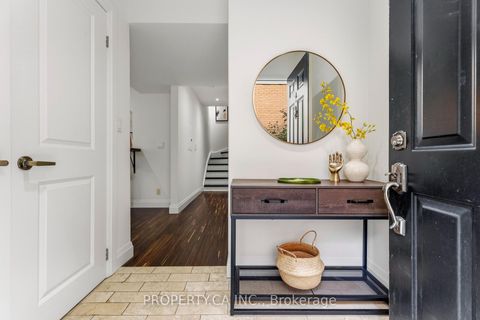 Photo 2 at Th2 - 208 Niagara Street, Niagara, Toronto
