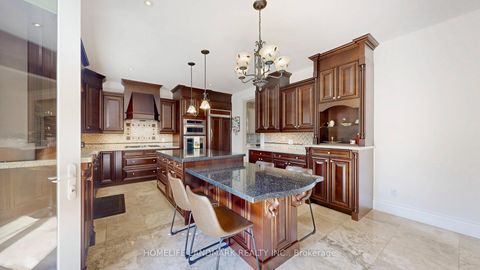Photo 11 at 90 Offord Crescent, Bayview Southeast, Aurora