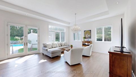 Photo 14 at 90 Offord Crescent, Bayview Southeast, Aurora