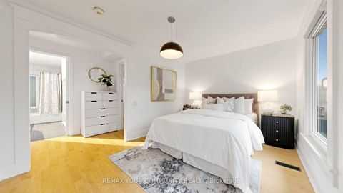 Photo 17 at 104 Wells Street, Annex, Toronto