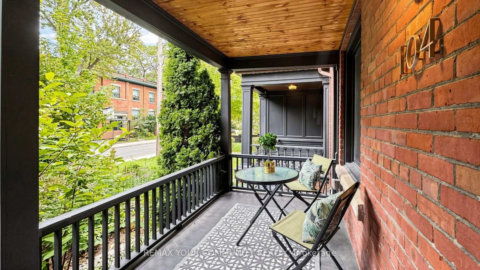 104 Wells Street, Annex, Toronto by Loree Meneguzzi Real Estate 104 Wells Street, Annex, Toronto