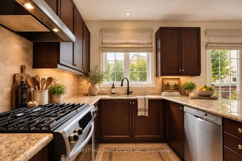 Photo 16 at 22 Mccombe Lane, Patterson, Vaughan