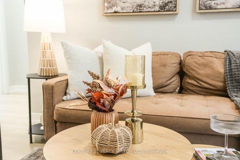 Photo 11 at TH 19 - 70 Orchid Place Drive, Malvern, Toronto