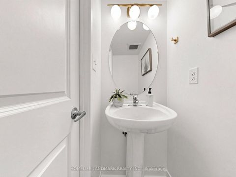 Photo 13 at #4 - 29 Frances Loring Lane, South Riverdale, Toronto