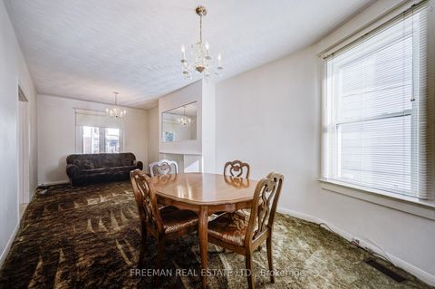 Photo 3 at 912 Manning Avenue, Annex, Toronto