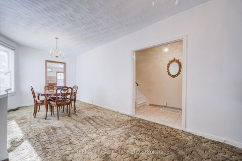 Photo 4 at 912 Manning Avenue, Annex, Toronto