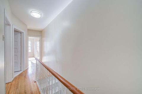 Photo 14 at 912 Manning Avenue, Annex, Toronto