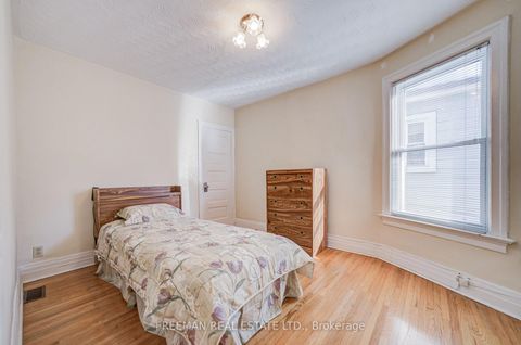 Photo 18 at 912 Manning Avenue, Annex, Toronto
