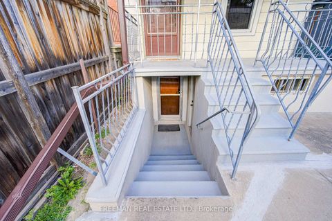 Photo 28 at 912 Manning Avenue, Annex, Toronto