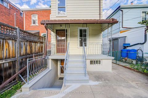 Photo 29 at 912 Manning Avenue, Annex, Toronto