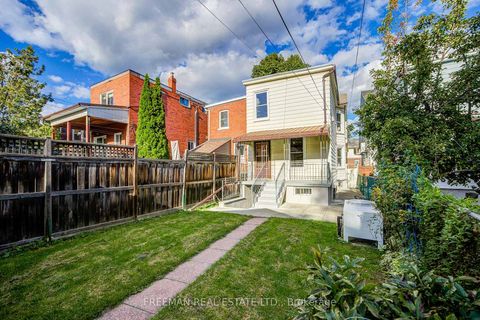 Photo 33 at 912 Manning Avenue, Annex, Toronto