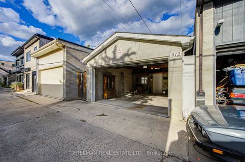 Photo 35 at 912 Manning Avenue, Annex, Toronto