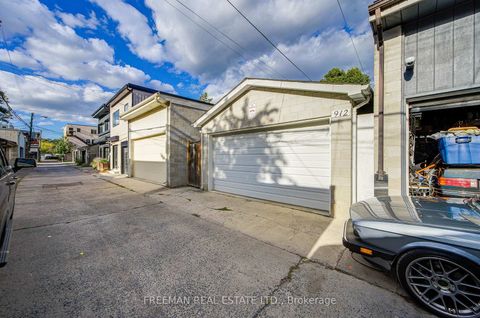 Photo 36 at 912 Manning Avenue, Annex, Toronto