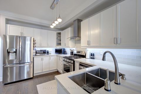 Photo 4 at 110 Big Hill Crescent, Patterson, Vaughan