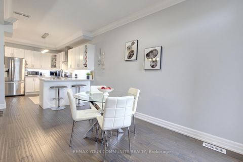 Photo 11 at 110 Big Hill Crescent, Patterson, Vaughan