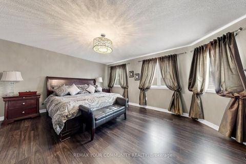Photo 11 at 11 Trudeau Drive, Vellore Village, Vaughan