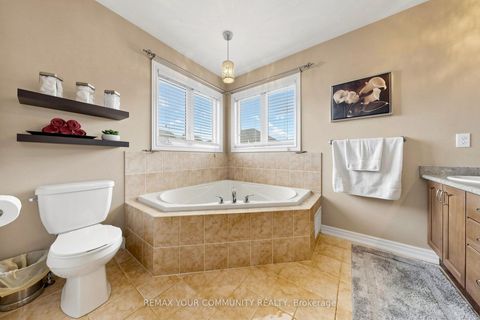 Photo 13 at 11 Trudeau Drive, Vellore Village, Vaughan