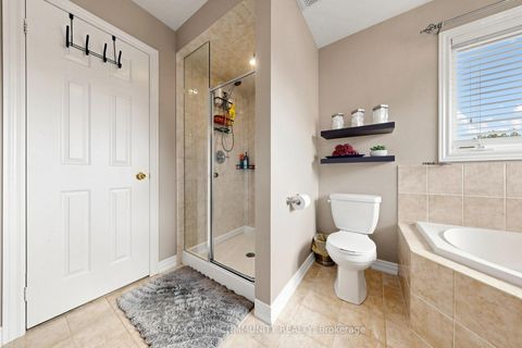 Photo 14 at 11 Trudeau Drive, Vellore Village, Vaughan
