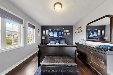 Photo 17 at 11 Trudeau Drive, Vellore Village, Vaughan