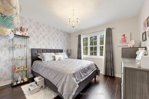 Photo 21 at 11 Trudeau Drive, Vellore Village, Vaughan