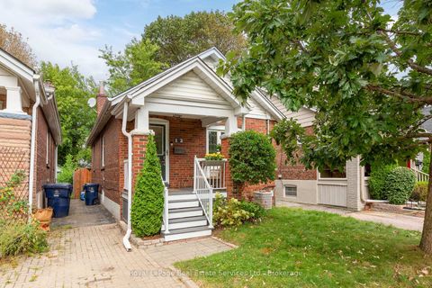 Photo 1 at 12 Newmarket Avenue, Lumsden, Toronto