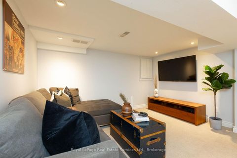 Photo 25 at 12 Newmarket Avenue, Lumsden, Toronto