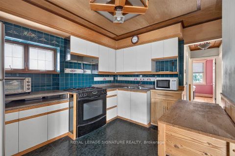 Photo 13 at 20 Tiago Ave Avenue, Parkview, Toronto