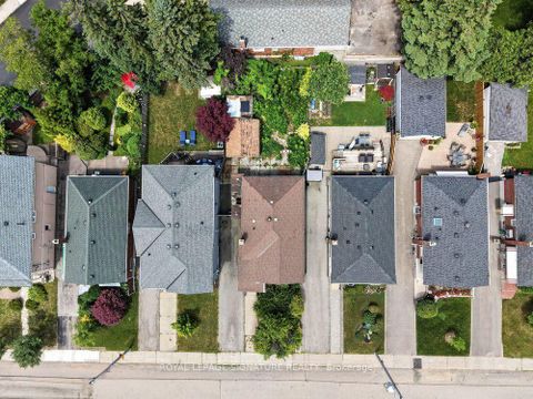 Photo 31 at 20 Tiago Ave Avenue, Parkview, Toronto