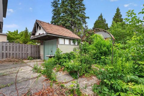 Photo 32 at 20 Tiago Ave Avenue, Parkview, Toronto