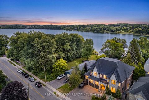 Photo 3 at 173 Lakeland Crescent, Oak Ridges Lake Wilcox, Richmond Hill