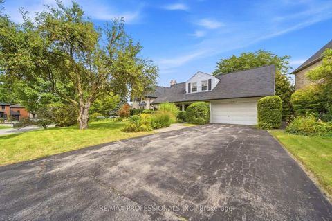 Photo 1 at 15 Hartfield Court, Humber Valley, Toronto