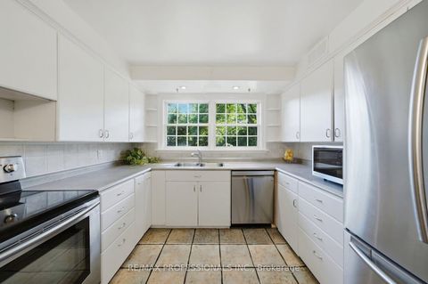 Photo 14 at 15 Hartfield Court, Humber Valley, Toronto