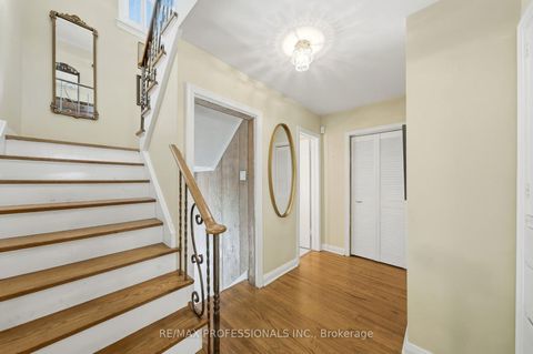 Photo 18 at 15 Hartfield Court, Humber Valley, Toronto