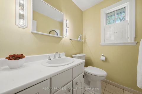 Photo 19 at 15 Hartfield Court, Humber Valley, Toronto