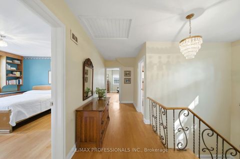 Photo 20 at 15 Hartfield Court, Humber Valley, Toronto