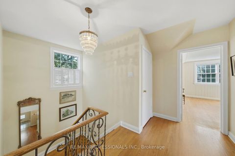 Photo 21 at 15 Hartfield Court, Humber Valley, Toronto