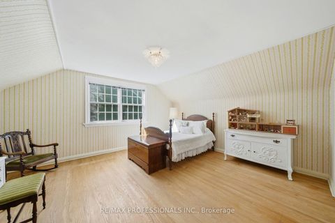 Photo 22 at 15 Hartfield Court, Humber Valley, Toronto