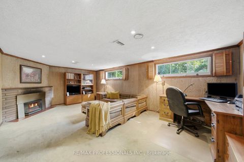 Photo 31 at 15 Hartfield Court, Humber Valley, Toronto