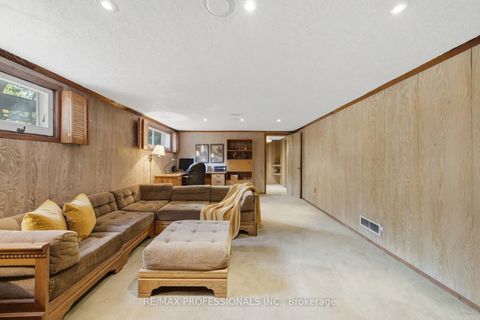 Photo 32 at 15 Hartfield Court, Humber Valley, Toronto