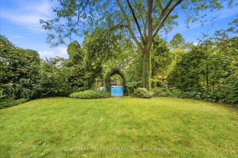 Photo 34 at 15 Hartfield Court, Humber Valley, Toronto