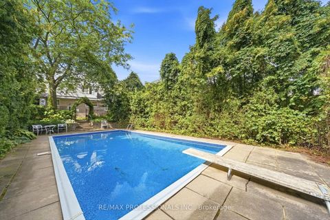 Photo 39 at 15 Hartfield Court, Humber Valley, Toronto