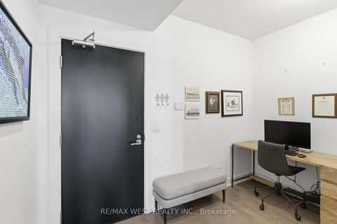 Photo 5 at 617 - 3018 Yonge Street, Lawrence Park North, Toronto