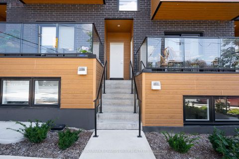 Photo 2 at 4 - 35 Birchcliff Avenue, Cliffside, Toronto