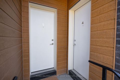 Photo 3 at 4 - 35 Birchcliff Avenue, Cliffside, Toronto