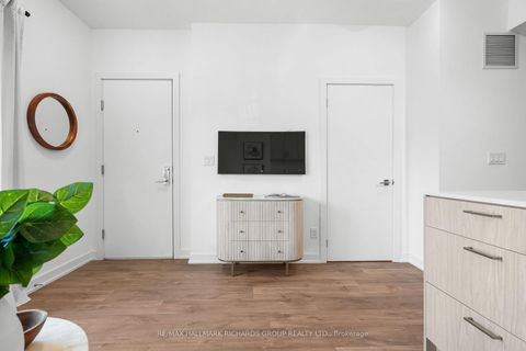 Photo 7 at 4 - 35 Birchcliff Avenue, Cliffside, Toronto