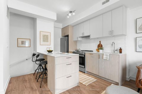Photo 8 at 4 - 35 Birchcliff Avenue, Cliffside, Toronto