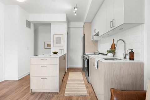 Photo 9 at 4 - 35 Birchcliff Avenue, Cliffside, Toronto